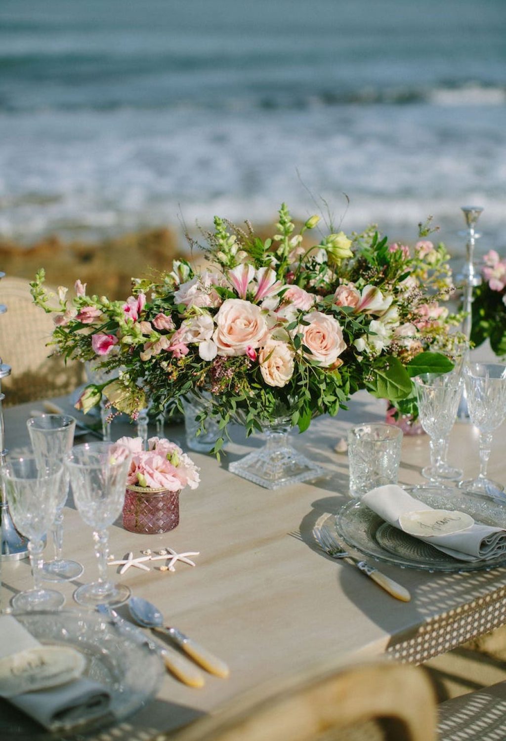 Setting table for wedding in Mallorca