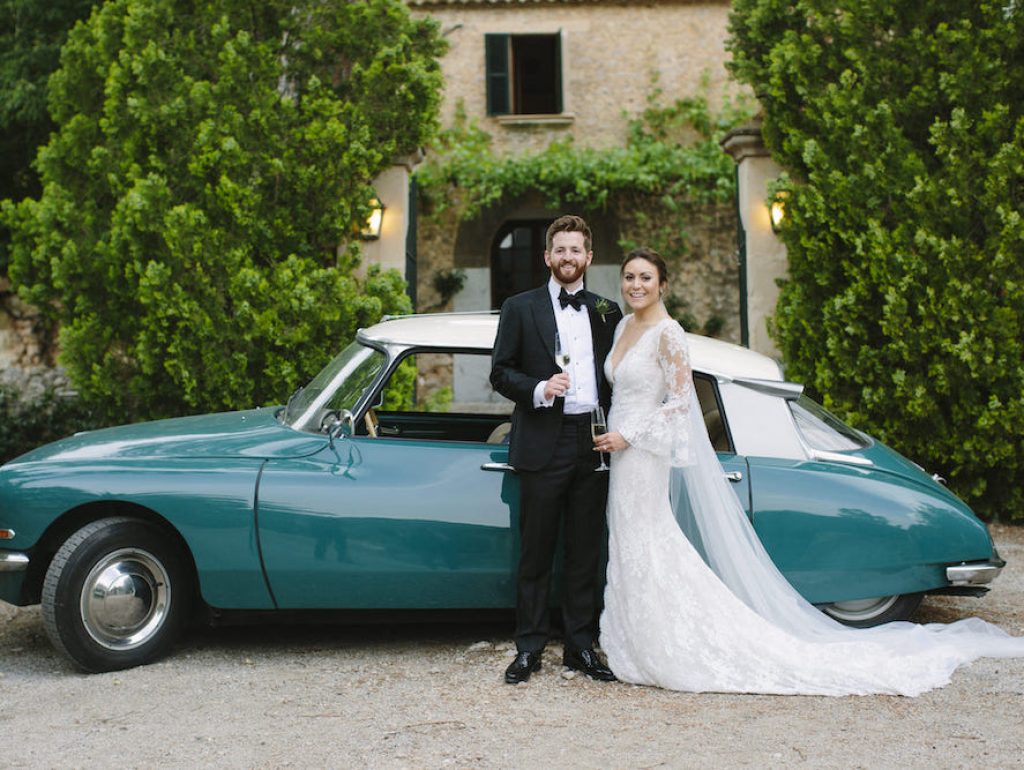 alquiler coche de novia para boda en Mallorca finca Es Fangar