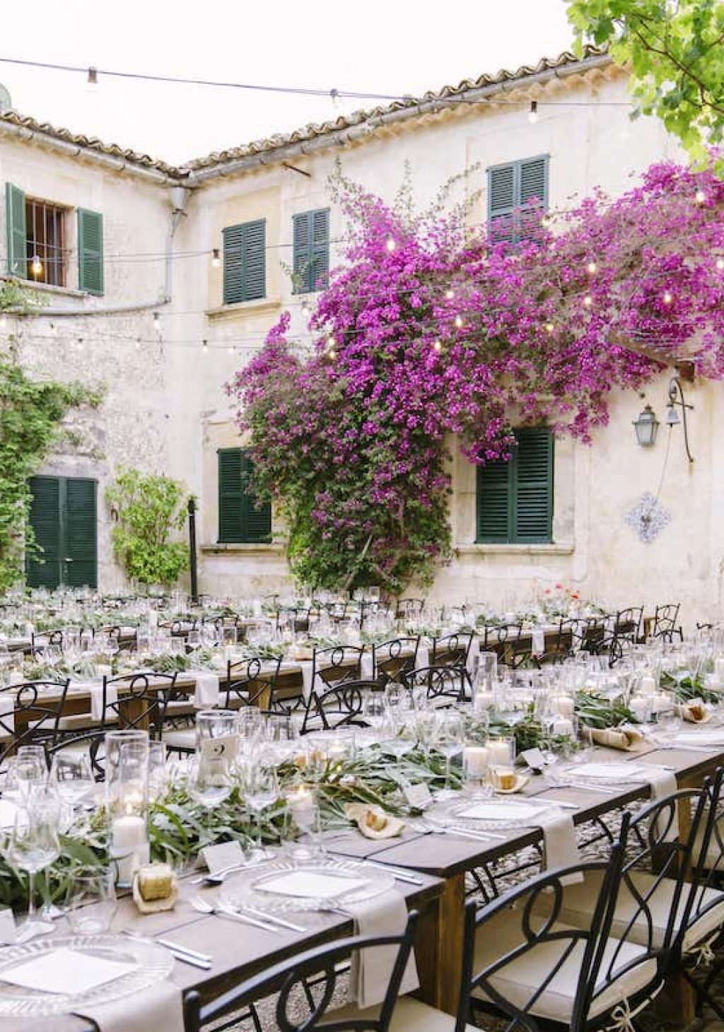 Mallorcan courtyard for wedding decoration in es fangar